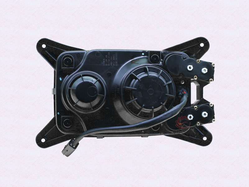 左前照灯 Left headlamp